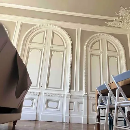 Apartment Intra-muros: En Plein Centre Avec Parking. Avignon