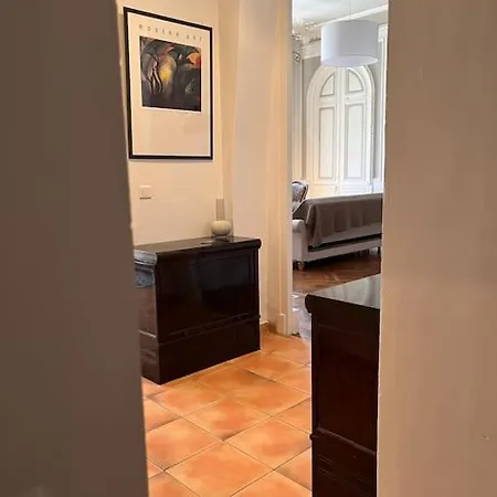 Apartment Intra-muros: En Plein Centre Avec Parking. Avignon
